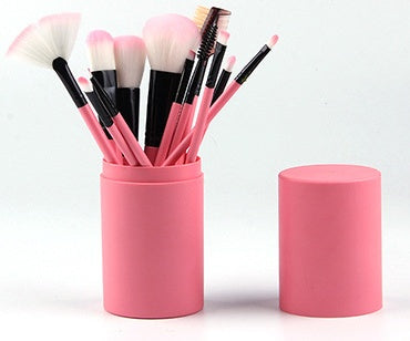 Artistry at Your Fingertips: Deluxe 12-Piece Makeup Brush Set